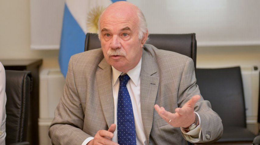 El ministro Carlos Casamiquela<br>