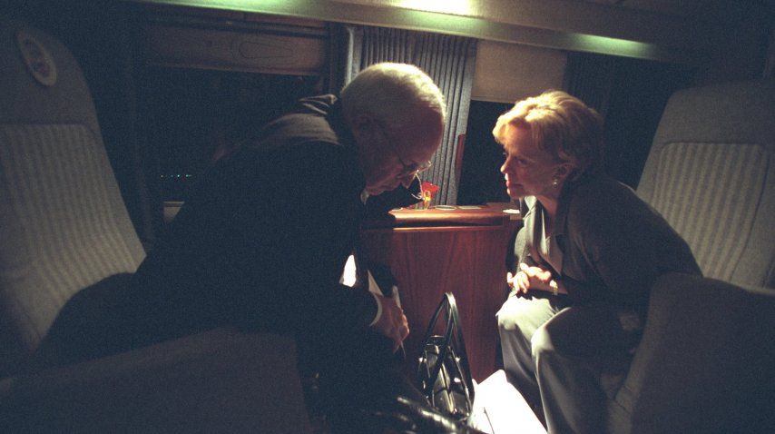 Una charla íntima entre Cheney y su mujer, Lynne, a bordo del Marine 02<br>