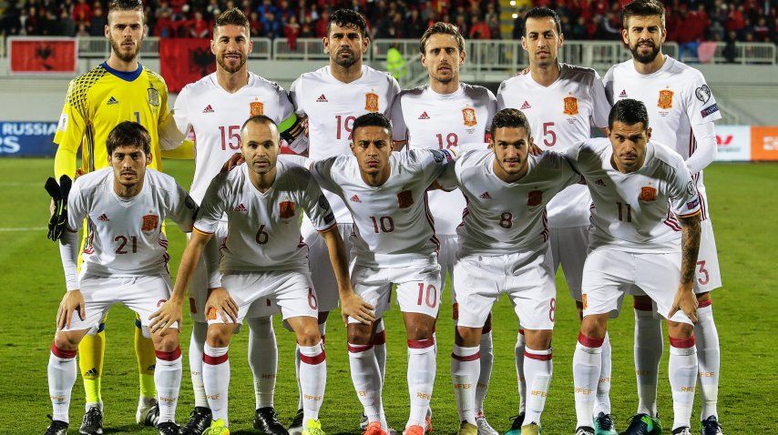 La camiseta de Piqué no mostraba la bandera de España en las mangas