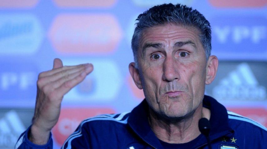 El técnico de la Selección, Edgardo Bauza en conferencia de prensa