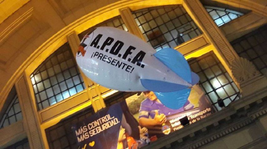 Protesta de trabajadores de la Asociación del Personal de Dirección de Ferrocarriles y Puertos Argentinos (Apdfa)