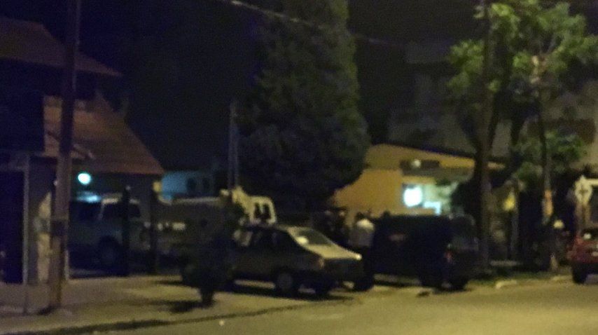 Delincuente abatido en entradera