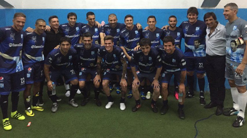Despedida de Diego Milito, jugadores en camerino
