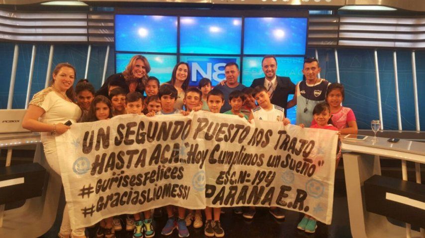 Los chicos de cuarto grado en un noticiero local<br>