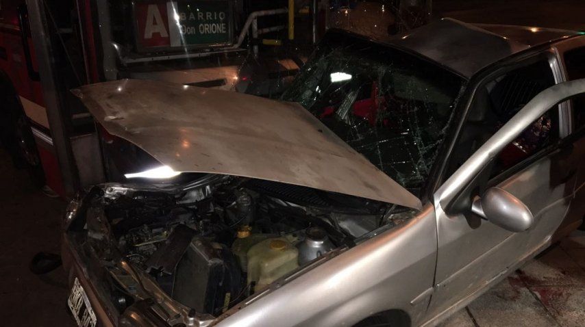 <p> Un colectivo de la línea 160 chocó con un auto en Valentín Alsina, hay un muerto</p><p></p>