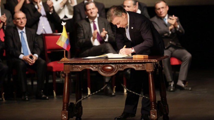 Colombia y las FARC firman acuerdo de paz
