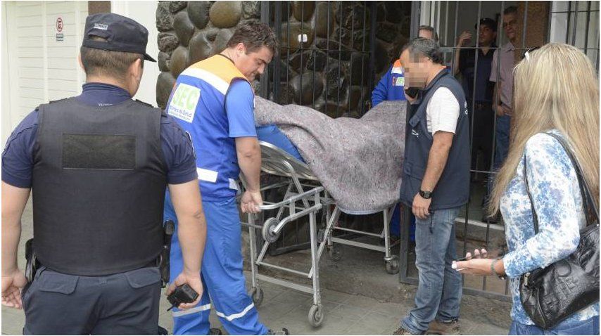 El médico fue trasladado lesionado desde su consultorio.