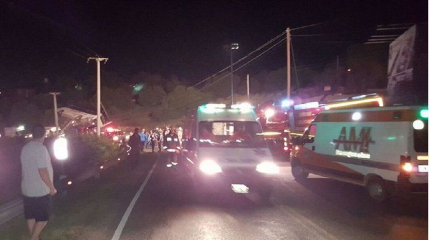 21 chicos heridos por un vuelco en Córdoba - Crédito: cadena3.com