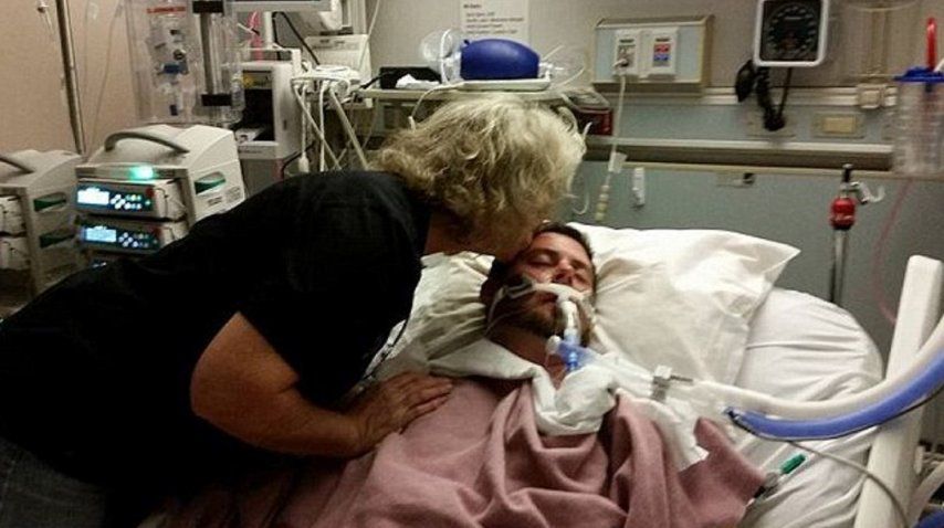 Perra despide a su amo