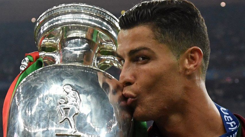 Ronaldo obtuvo la Eurocopa en el 2016 con Portugal<br>