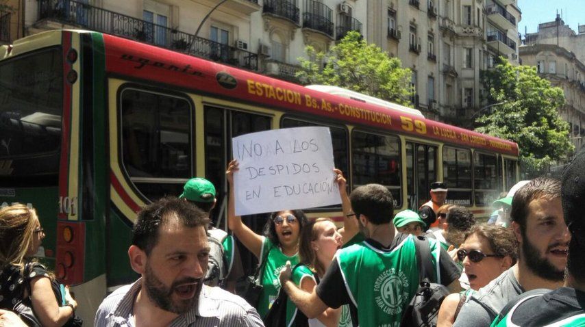 Levantaron la toma en Educación 