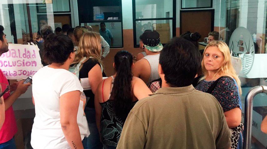 Desde esta mañana hay disturbios en la municipalidad<br>