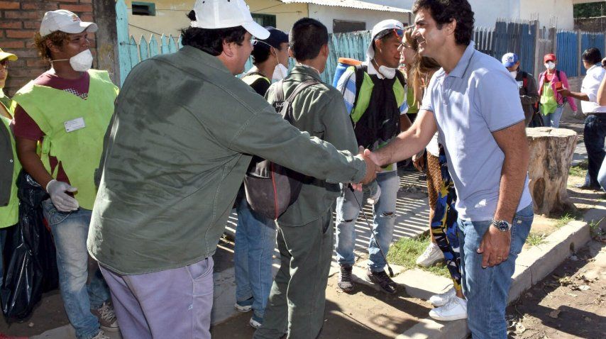 Urtubey recorrió zonas afectadas por un temporal