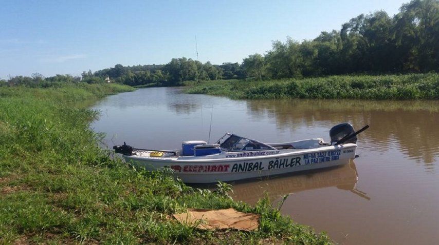 La lancha que transportaba al intendente Claudio Baldezari