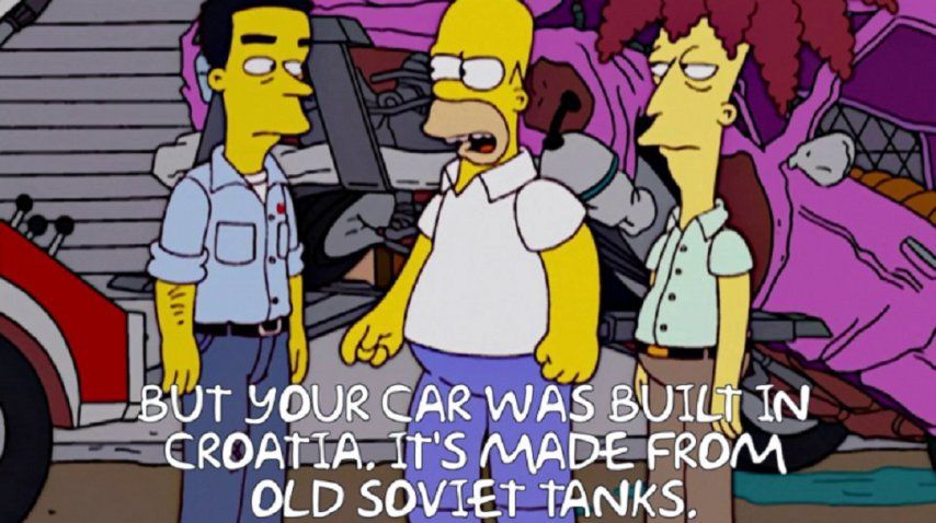 Homero Simpson maneja un <strong> P</strong>lymouth Junkerolla