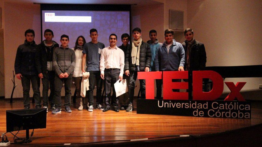 Quedó huérfano dos veces y busca a su mamá biológica