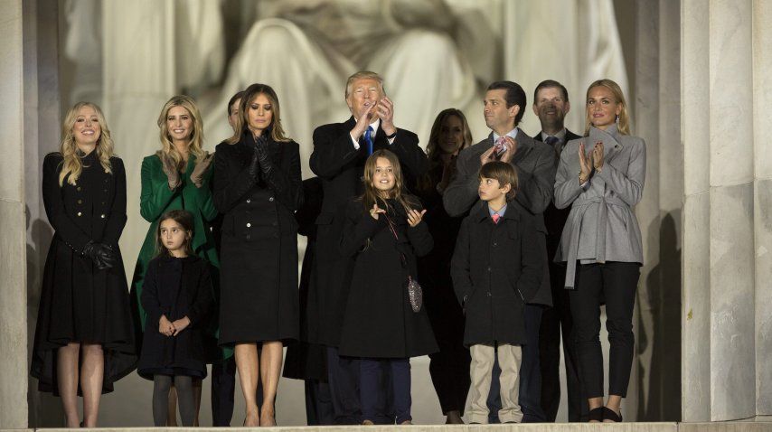 Toda la familia de Donald Trump en el monumento a Lincoln