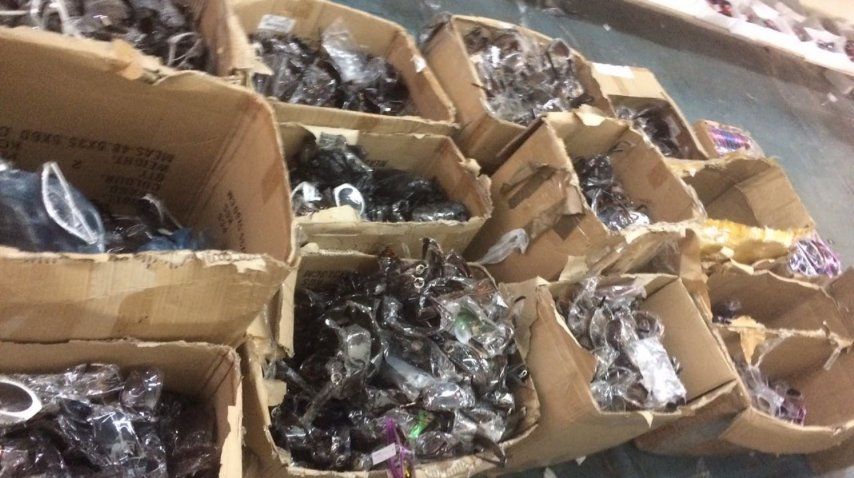 Desmantelaron una lavandería que funcionaba como depósito de manteros en Once