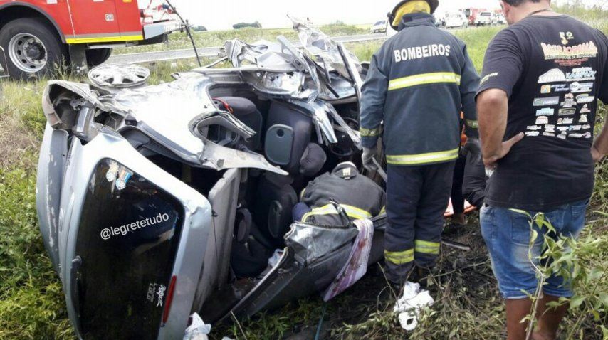 Choque entre cuatro autos argentinos en Brasil