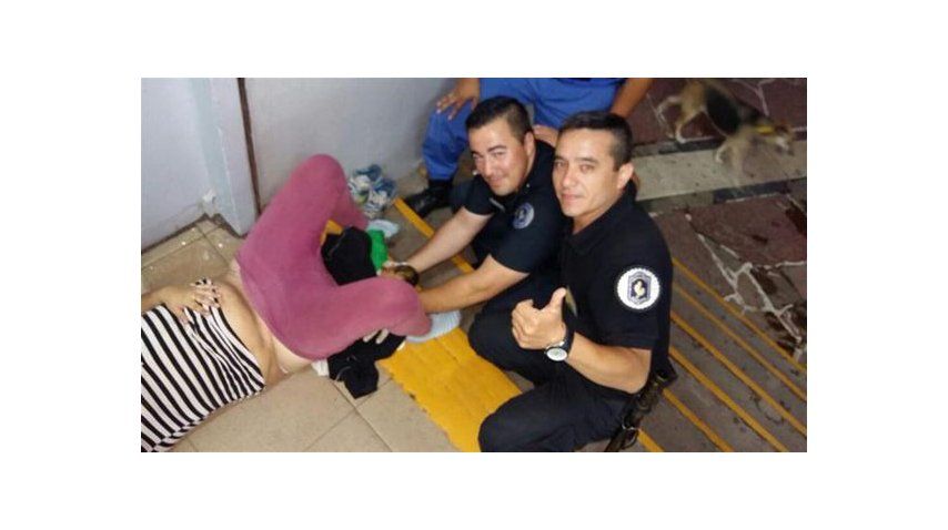 Estos son los policías que asistieron el parto<br>