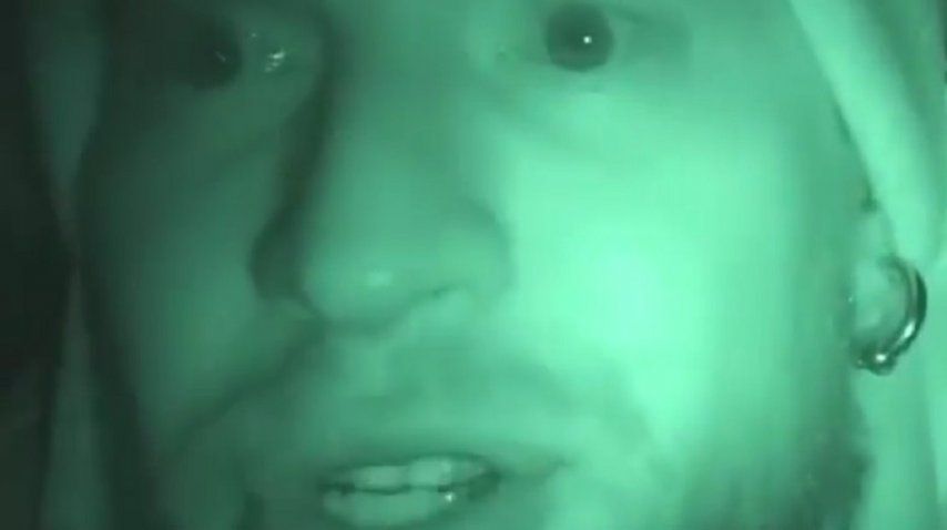 Un bloguero pasó 24 horas enterrado dentro de un ataud