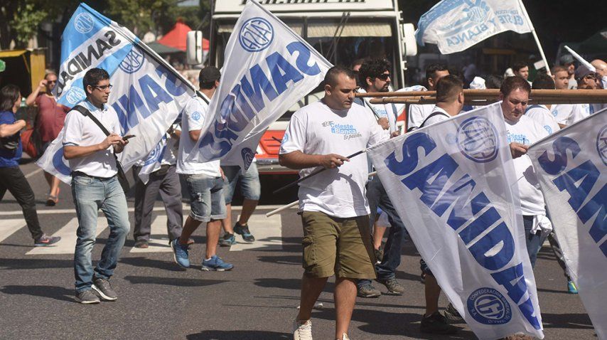 Llegan las columnas sindicales al centro porteño<br>