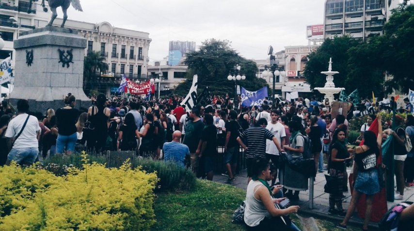 Miles de mujeres se acercan al Congreso por la marcha