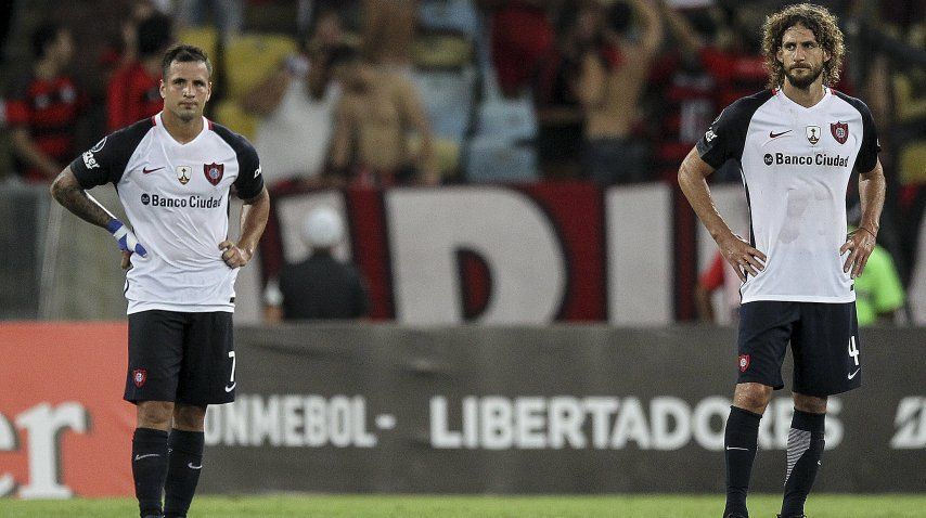 Desazón de los jugadores de San Lorenzo tras la goleada en el Maracaná