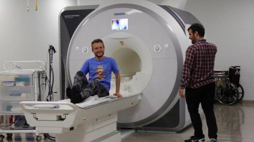 El uzbeco, a punto de hacerse una resonancia magnética<br>