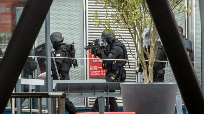 abatieron a un hombre en el aeropuerto