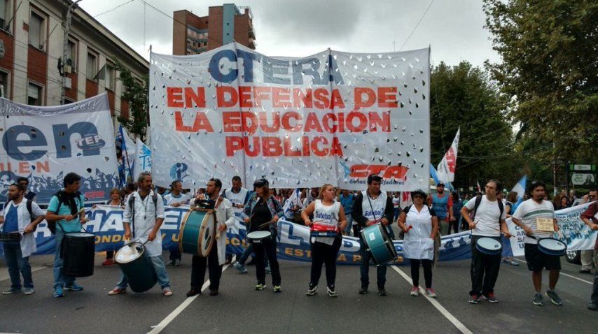 Avanzan las columnas de docentes por la Ciudad<br>