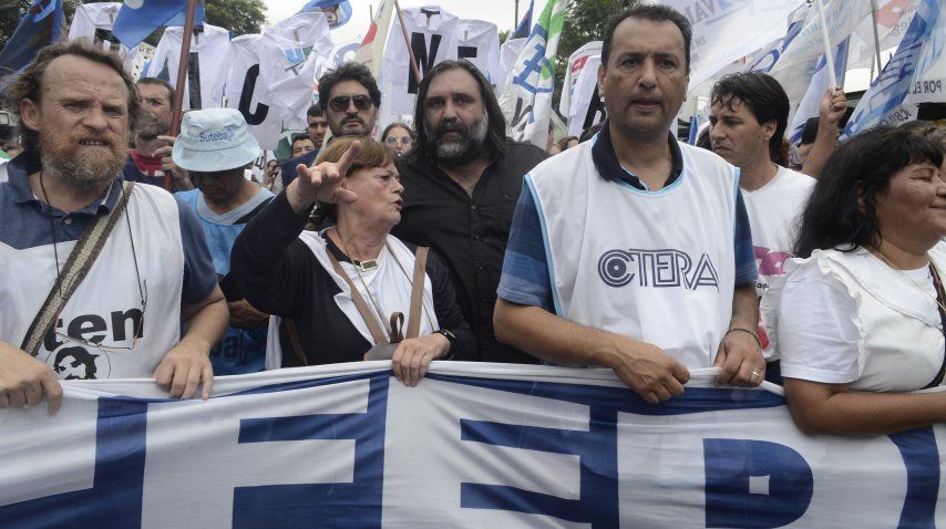 Baradel, en la marcha de docentes hacia Plaza de Mayo