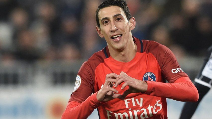 El festejo del Fideo tras su golazo de tiro libre ante Angers<br>