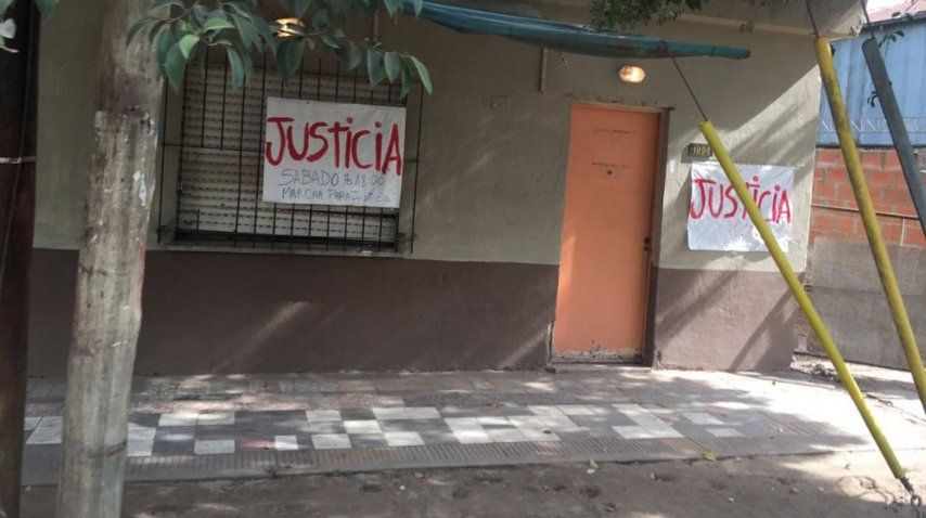 Motochorros mataron a una almacenera para robarle 230 pesos