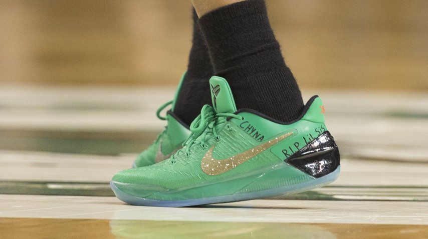 Las zapatilla alusivas de Thomas