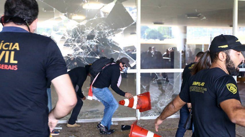 Disturbios en el Congreso de Brasil tras la aprobación de la reforma jubilatoria