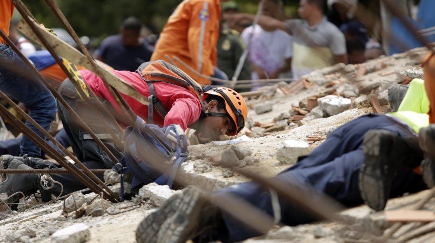 <p> Colapsó un edificio en Colombia </p><p></p>