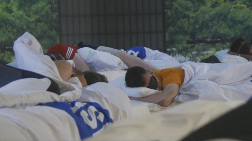 Un gimnasio ofrece clases de siesta para padres cansados