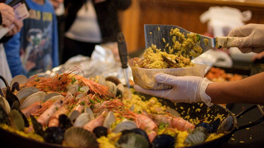 La paella, un clásico de esta ciudad chubutense<br>