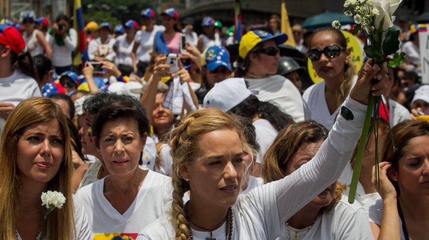 Lilian Tintori, esposa del opositor Leopoldo López, participó de la marcha<br>