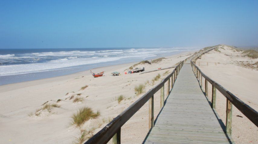 Hay una rambla de 36 kilómetros para recorrer la orilla<br>