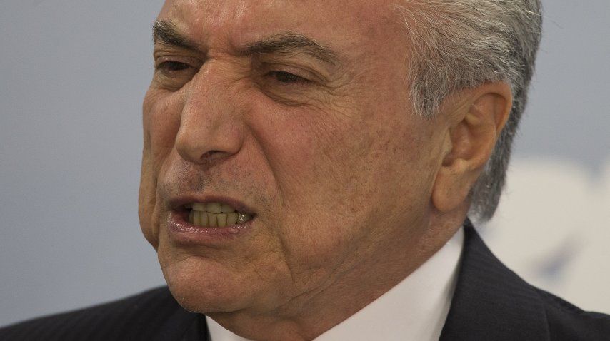 Michel Temer enojado<br>