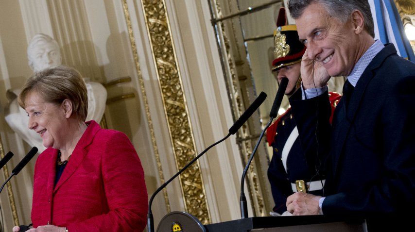 El presidente Mauricio Macri y la canciller de Alemania, Angela Merkel, ofrecieron una conferencia de prensa en el Salón Blanco de la Casa Rosada.