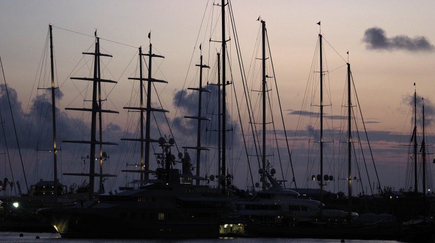 El atardecer en el astillero real en Sandys Parish, islas Bermudas<br>