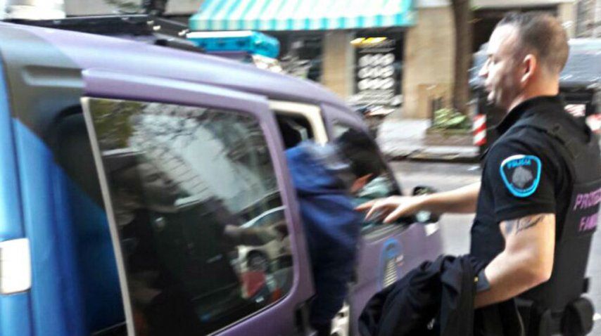 La sedujo por Tinder y luego la violó con un amigo