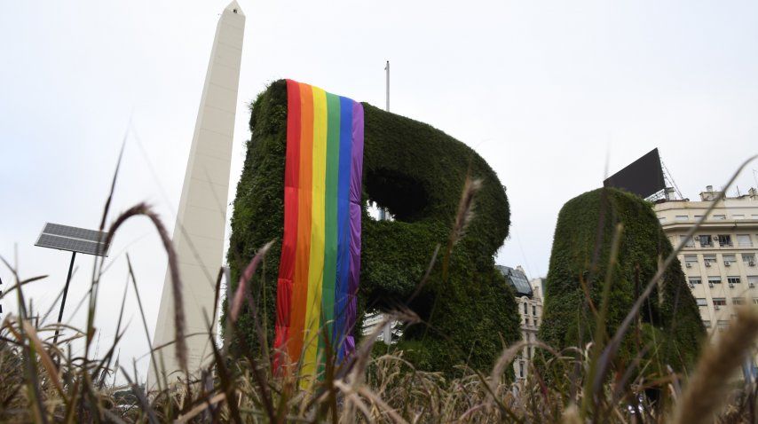 La bandera del arcoíris estará izada durante tres días