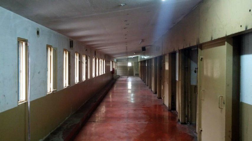 Asi es la celda en donde pasa sus días Castillo