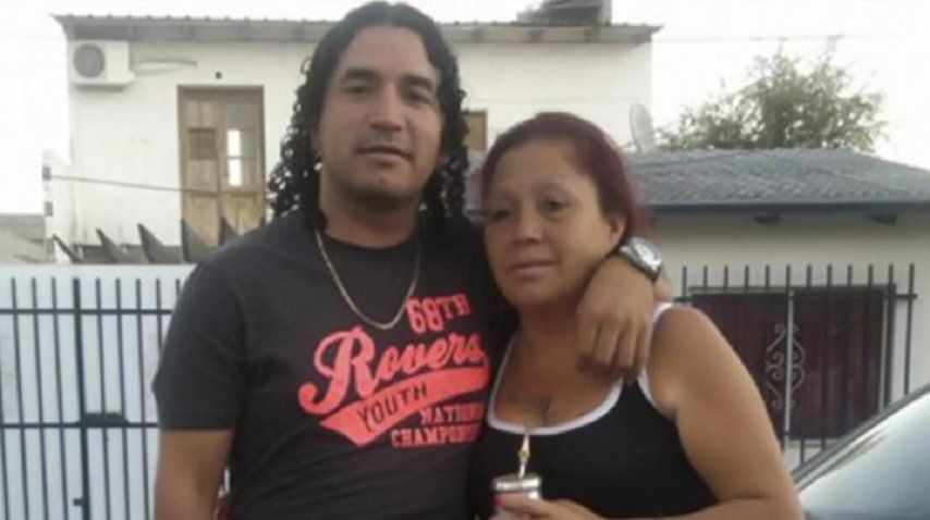 Patricia Contreras junto a su hijo, el Pájaro Cantero