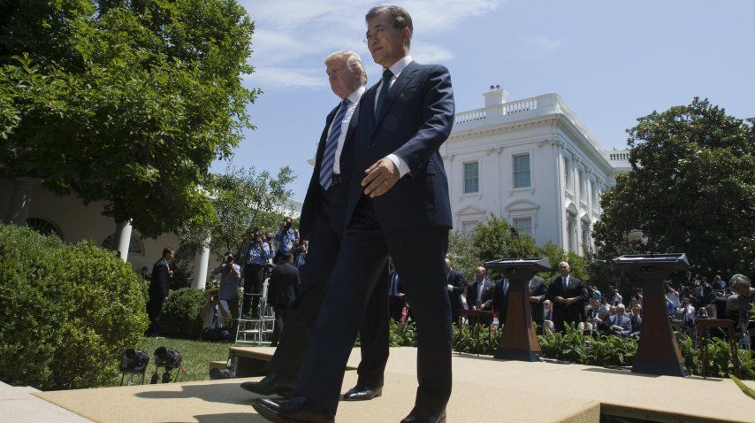 Donald Trump y Moon Jae-in en Washington<br>