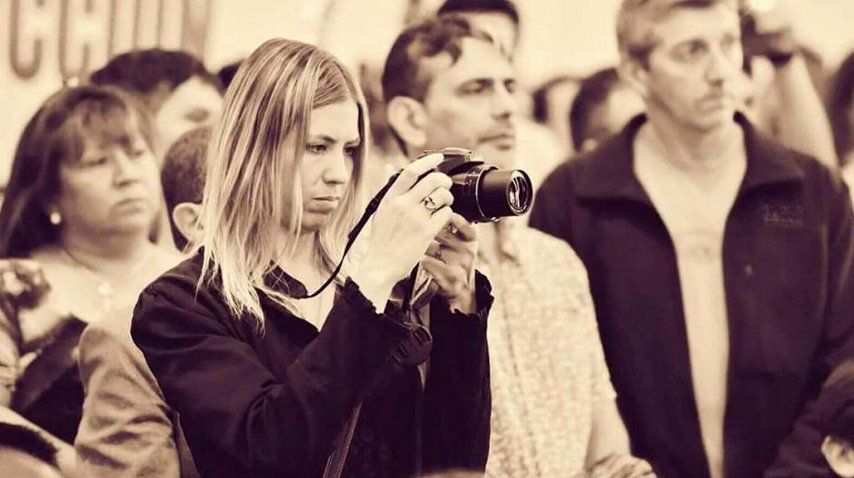 Carisa es periodista